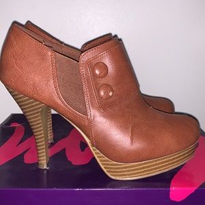 Fioni Miki ankle boot heels